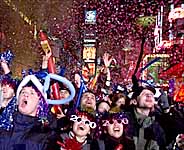 [ New Year's Eve revelers in Times Square ]